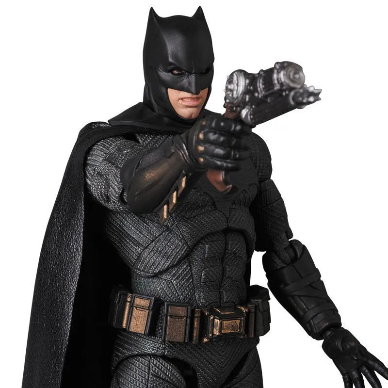 Batman Liga de la Justicia – Figura Mafex No.056 Bruce Wayne 18 cm | Edición Coleccionista DC
