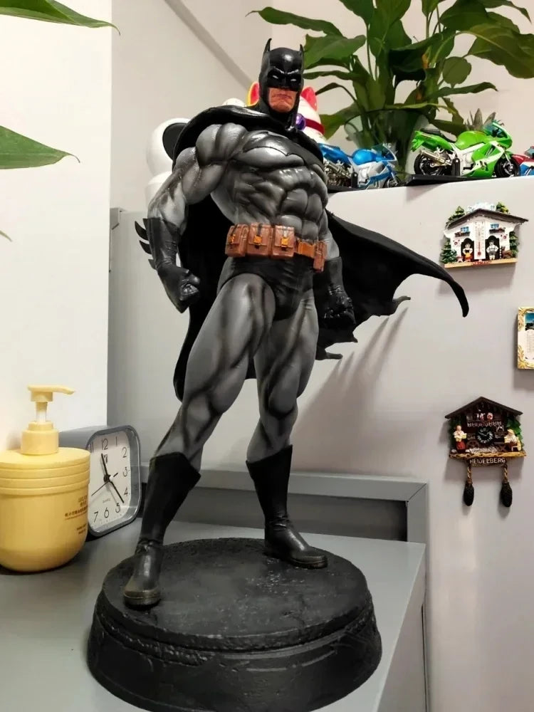 Batman Dark Knight 38cm Statue – Premium Collector Figure