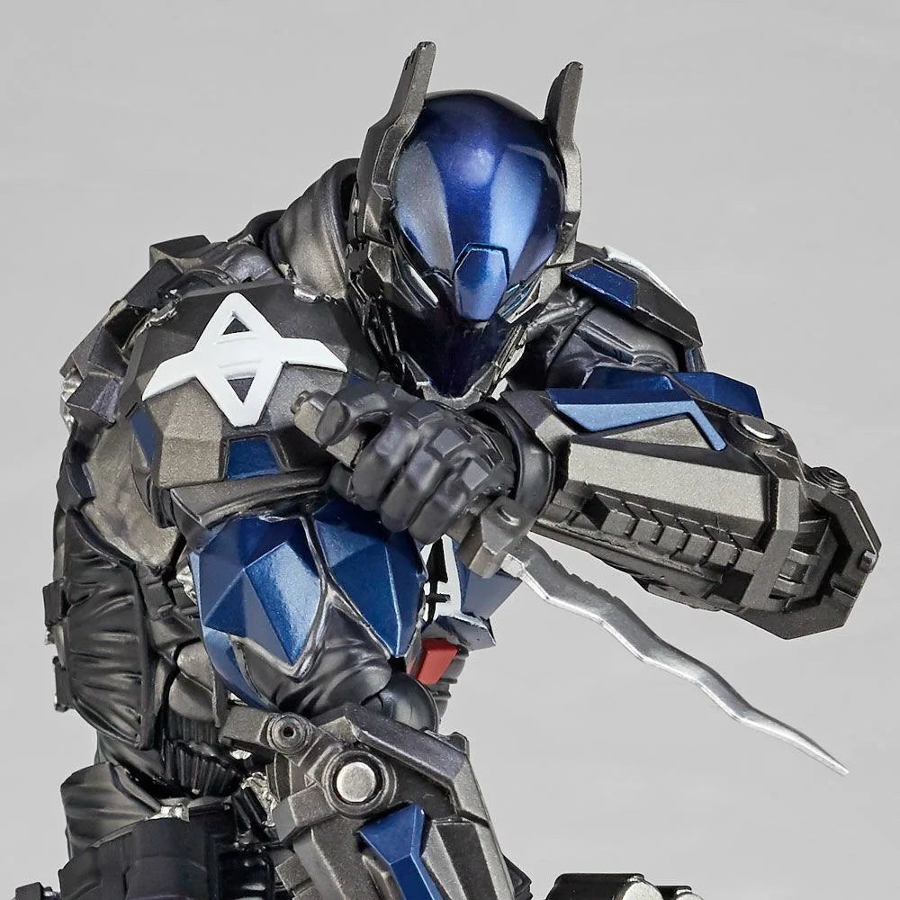 Batman Arkham Knight – Figura de Acción Yamaguchi Revoltech 17 cm | Edición Coleccionista DC