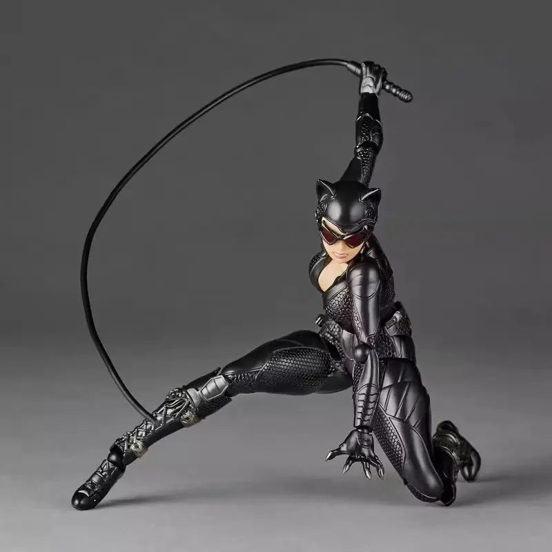 Catwoman – Figura Revoltech Yamaguchi 15 cm | Selina Kyle Edición Coleccionista DC