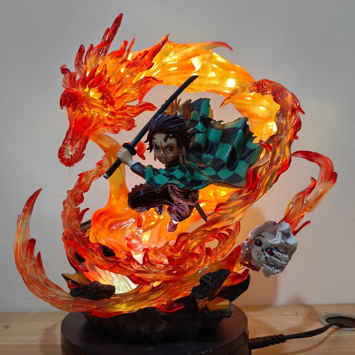 Figura Tanjiro Kamado – Dragón de Fuego (Kimetsu no Yaiba) – Edición Coleccionista