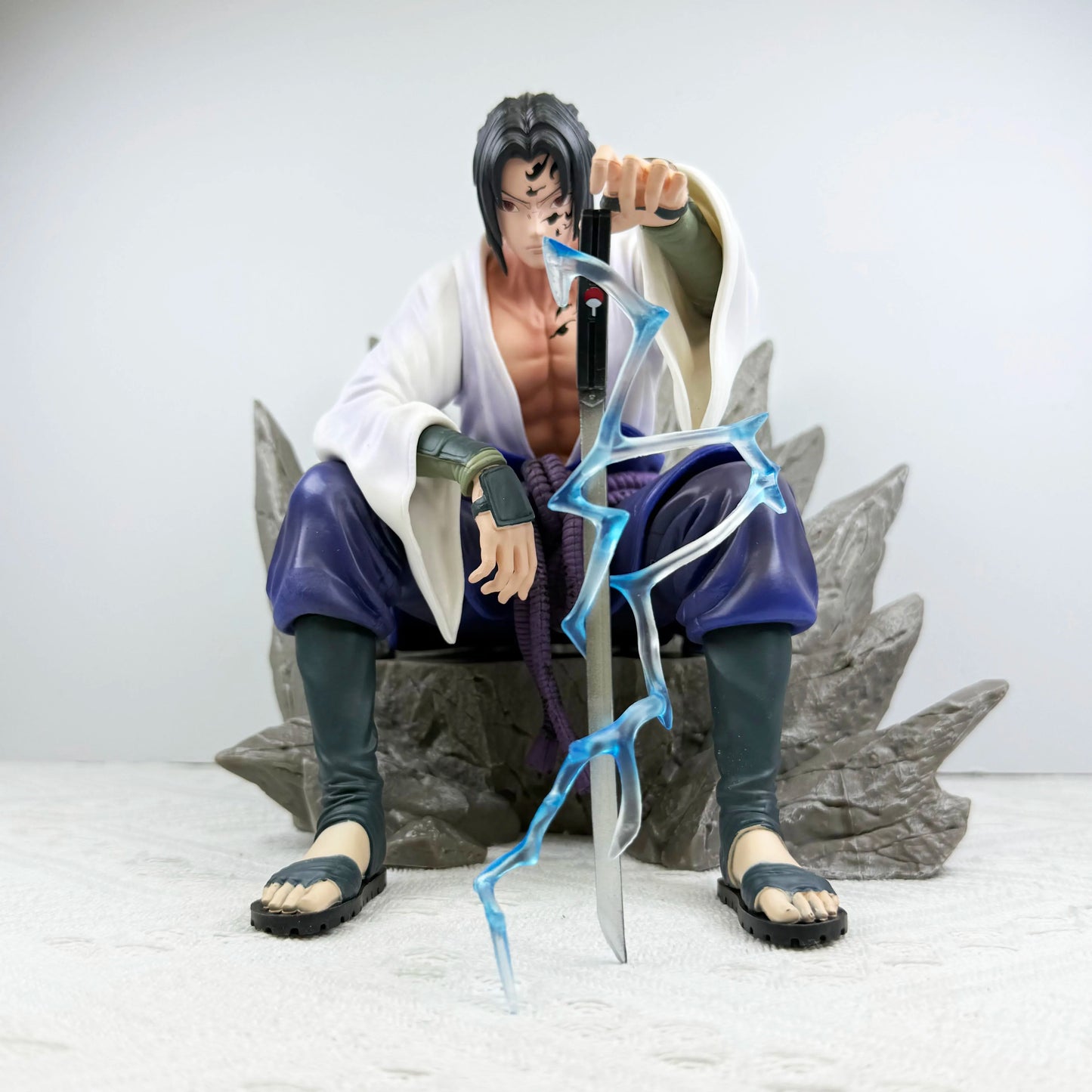 Sasuke Uchiha Lightning Power Statue – Naruto Shippuden Collector Figure  (Otra opción fuerte)
