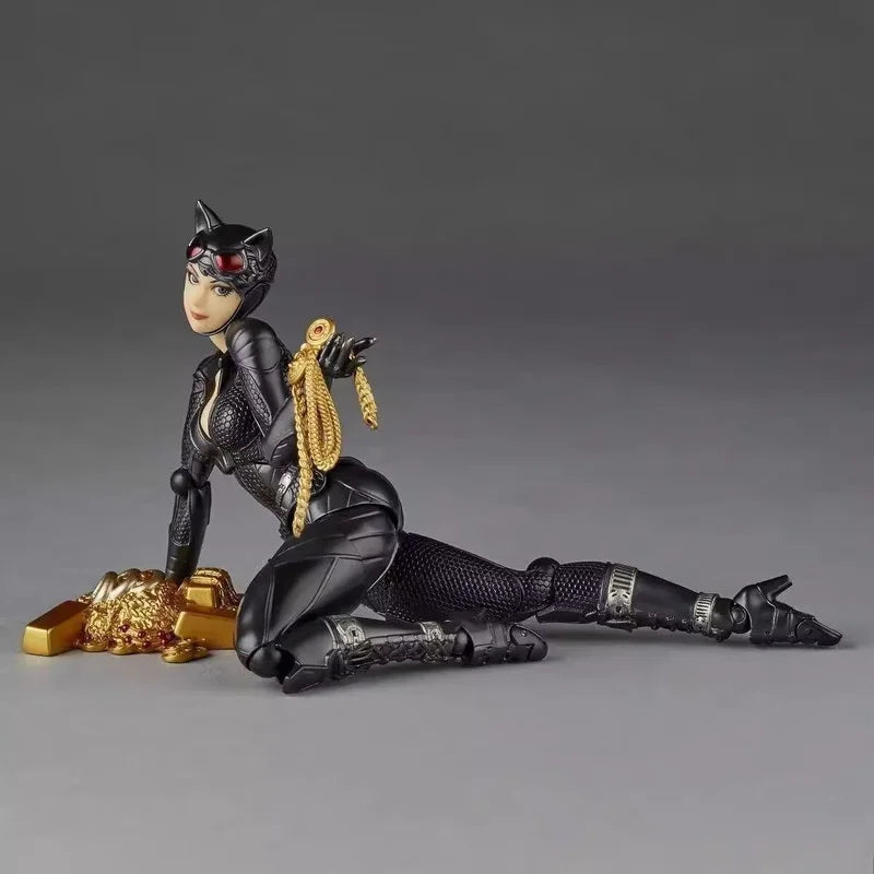 Catwoman – Figura Revoltech Yamaguchi 15 cm | Selina Kyle Edición Coleccionista DC