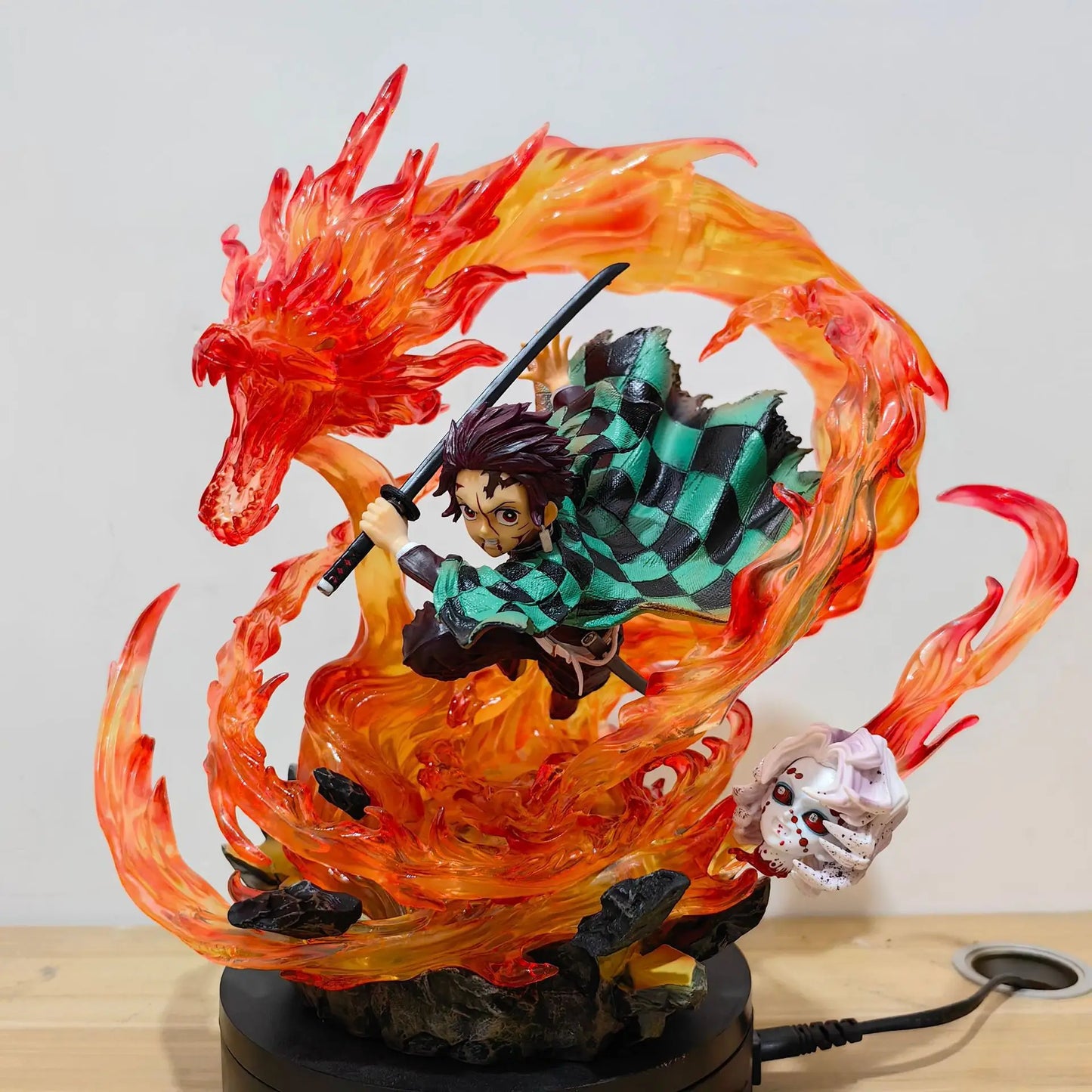 Figura Tanjiro Kamado – Dragón de Fuego (Kimetsu no Yaiba) – Edición Coleccionista